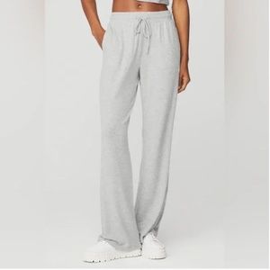 ALOLUX HIGH-WAIST SOHO WIDE LEG PANT - size L in grey